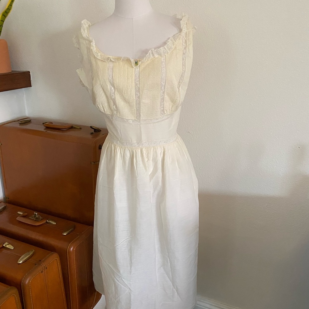 Vintage 1920s Edwardian Cream Cotton Lace Dressing Gown Slip Sleep Cottage Core